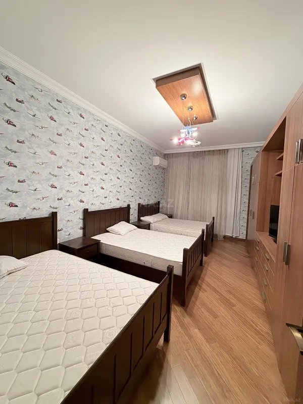 Kirayə verilir 7 otaqlı həyət evi 360 m²