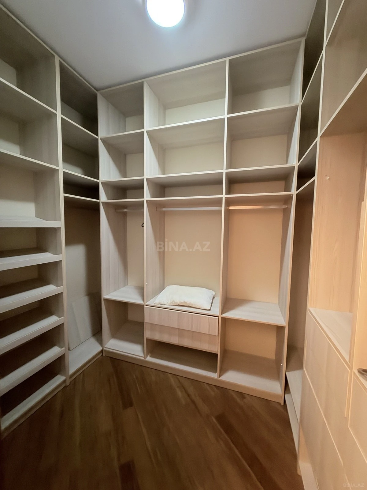 Kirayə verilir 7 otaqlı həyət evi 360 m²