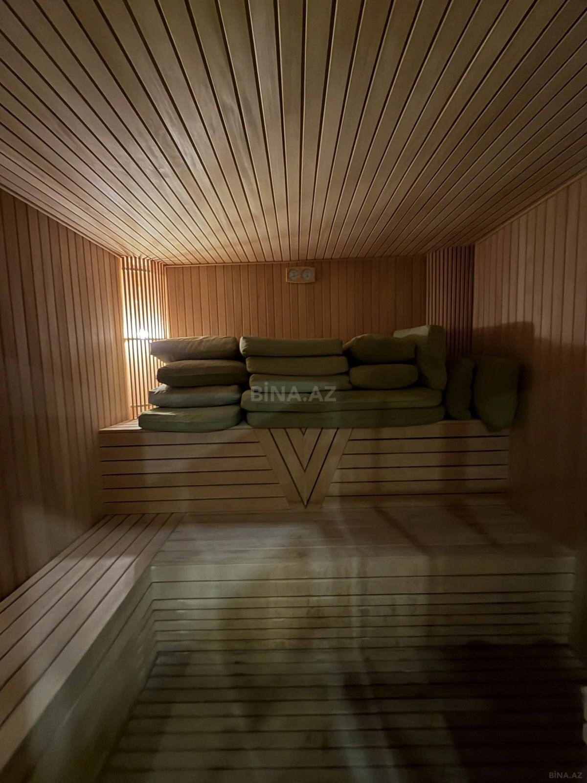 Kirayə verilir 7 otaqlı həyət evi 360 m²