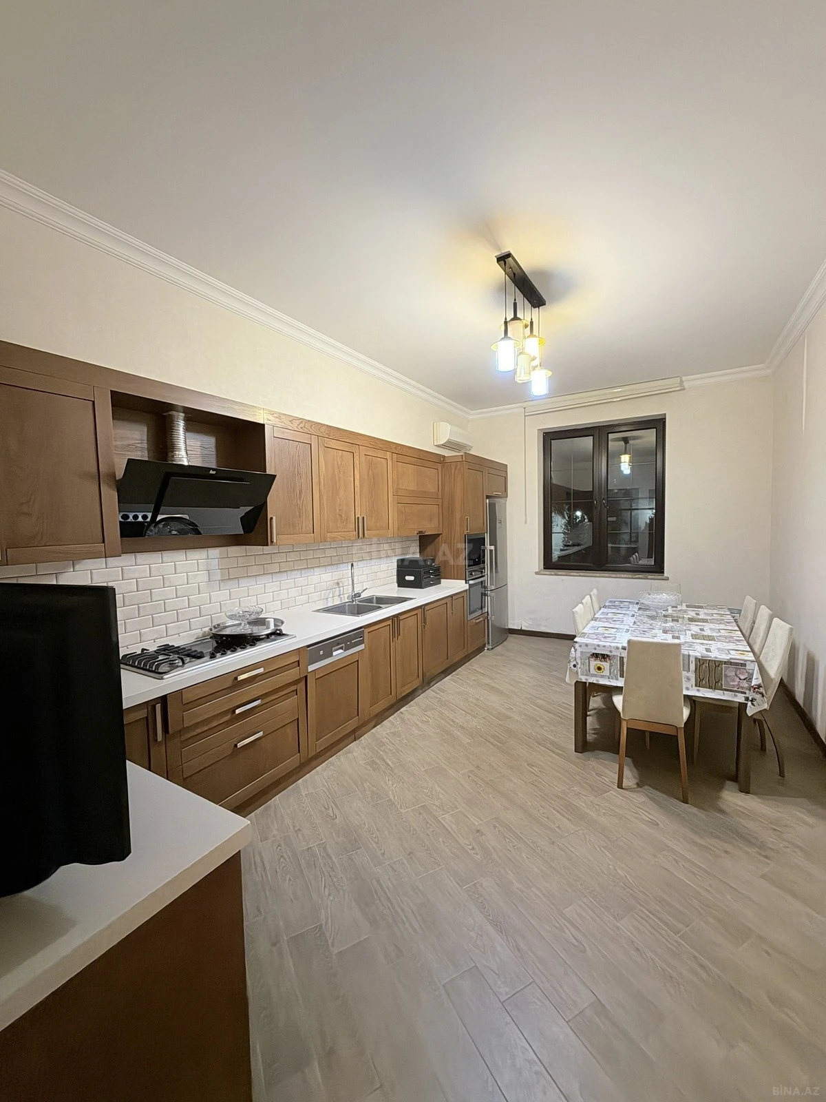 Kirayə verilir 7 otaqlı həyət evi 360 m²