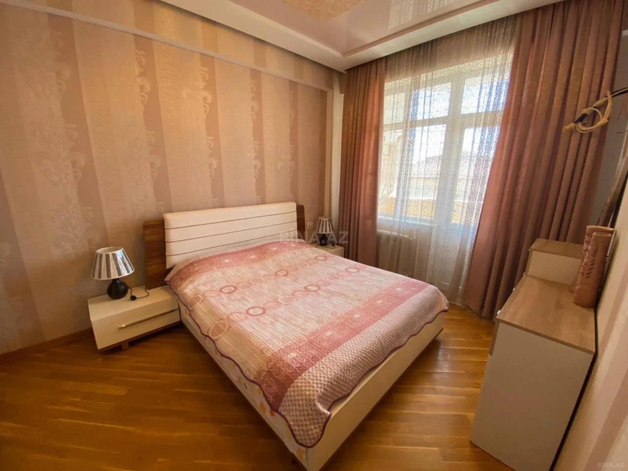 Kirayə verilir 2 otaqlı mənzil 60 m²