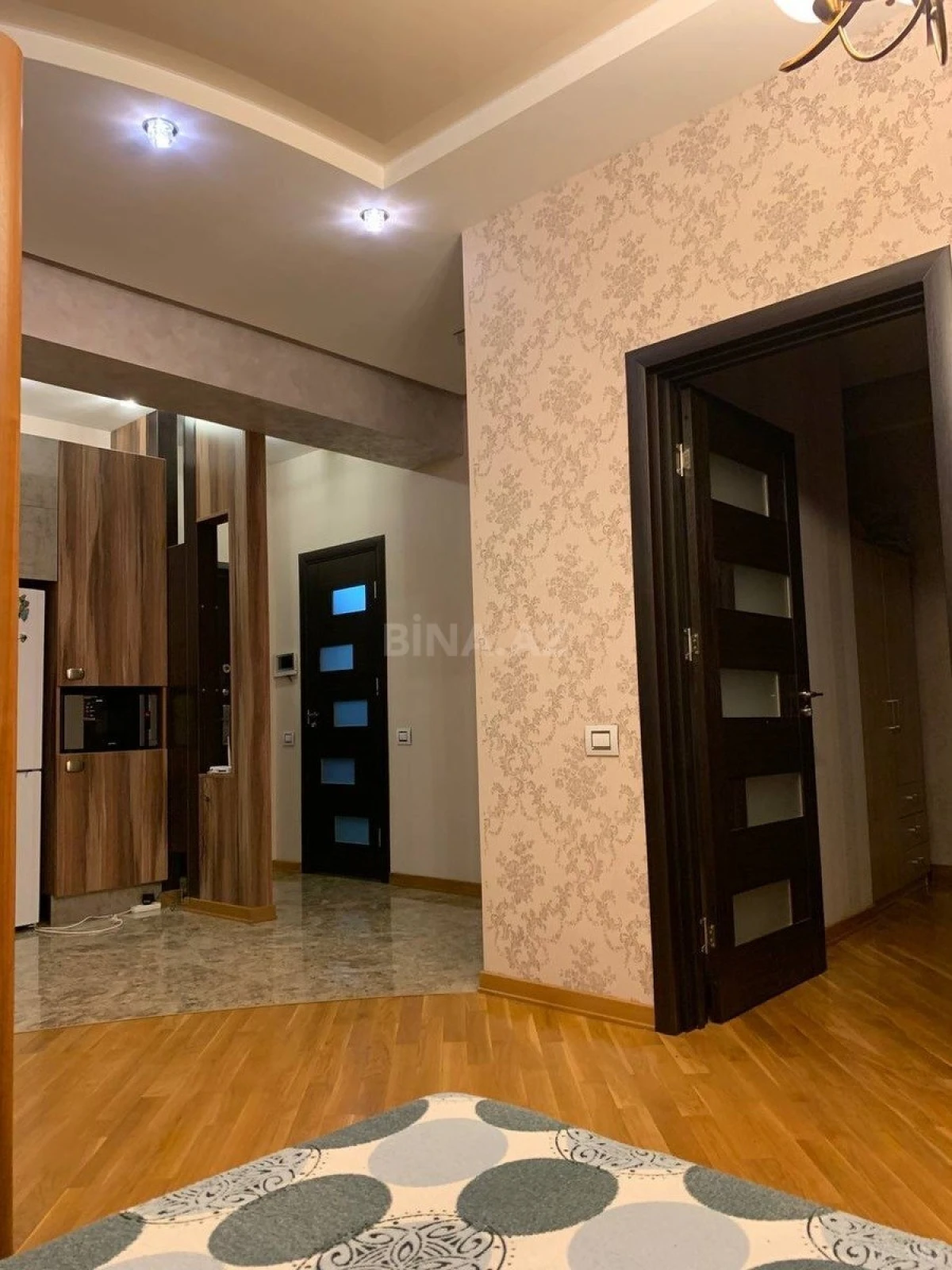 Kirayə verilir 2 otaqlı mənzil 60 m²