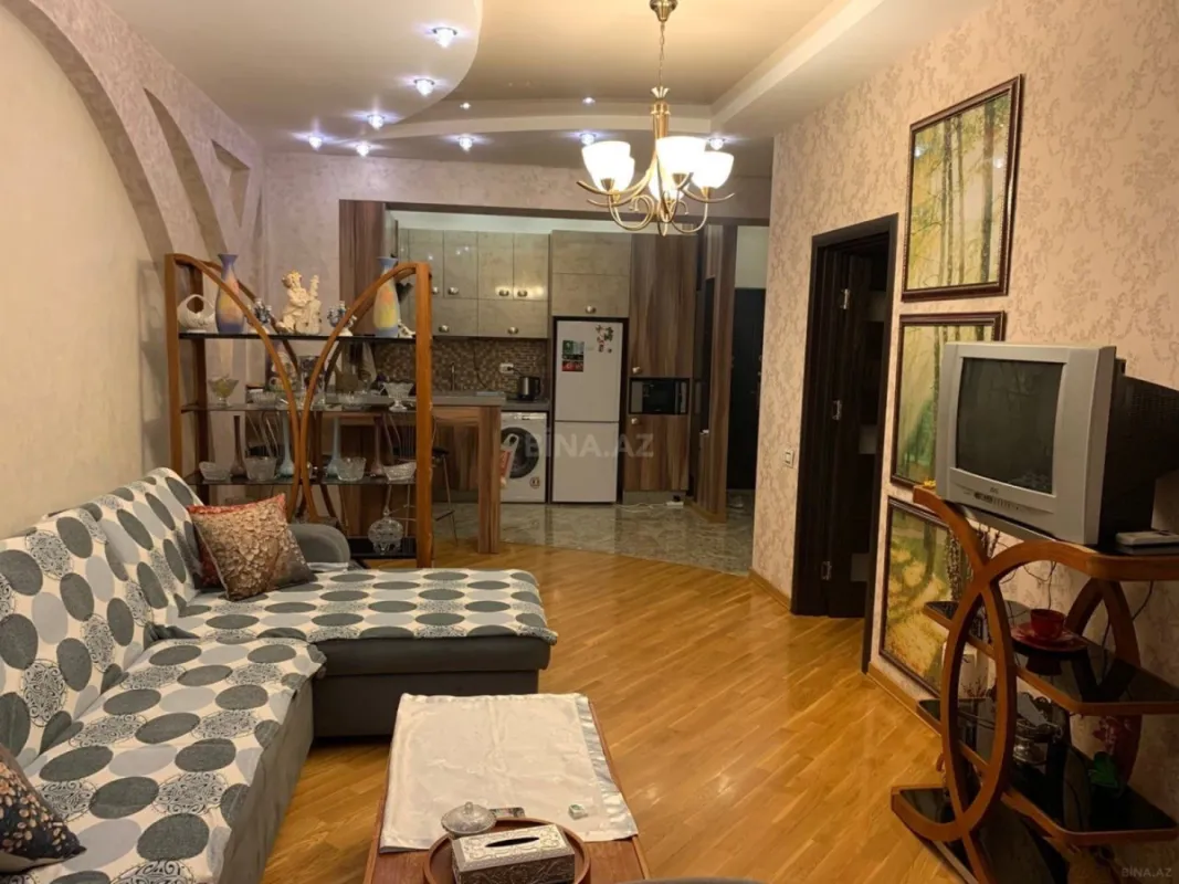 Kirayə verilir 2 otaqlı mənzil 60 m²