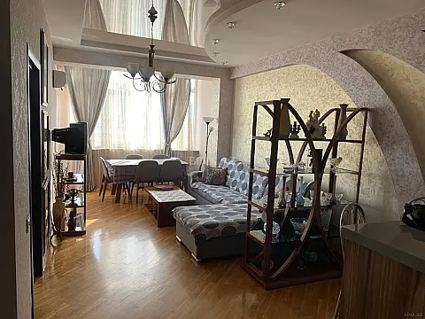 Kirayə verilir 2 otaqlı mənzil 60 m²