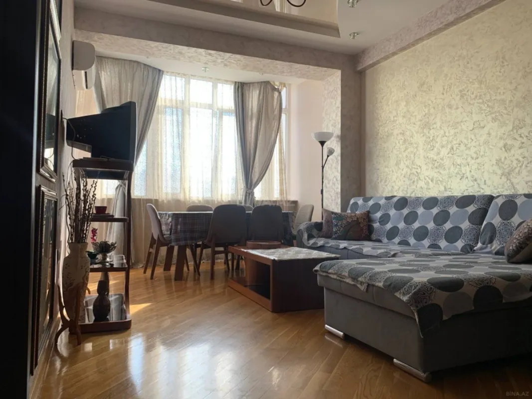 Kirayə verilir 2 otaqlı mənzil 60 m²