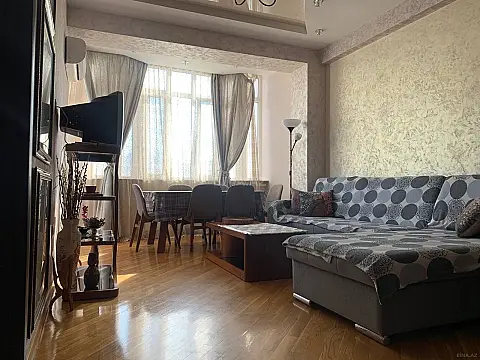 Kirayə verilir 2 otaqlı mənzil 60 m²