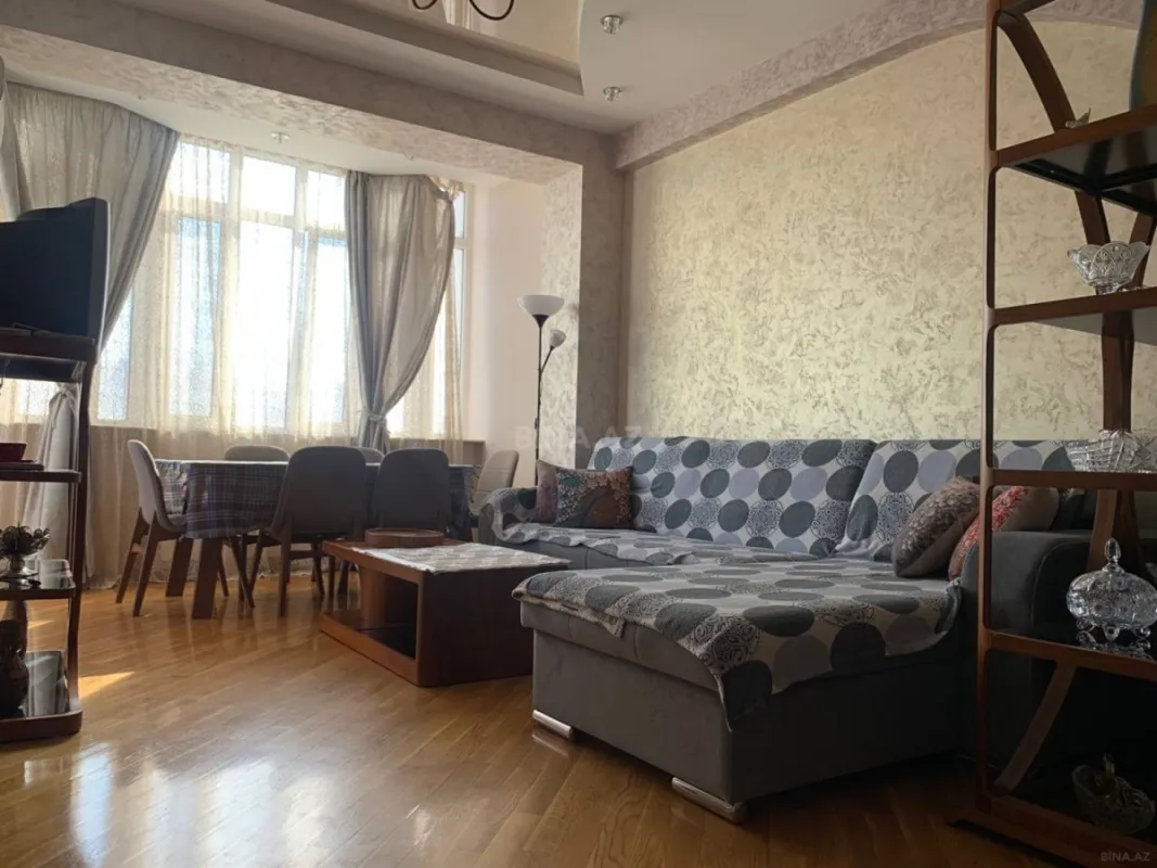 Kirayə verilir 2 otaqlı mənzil 60 m²