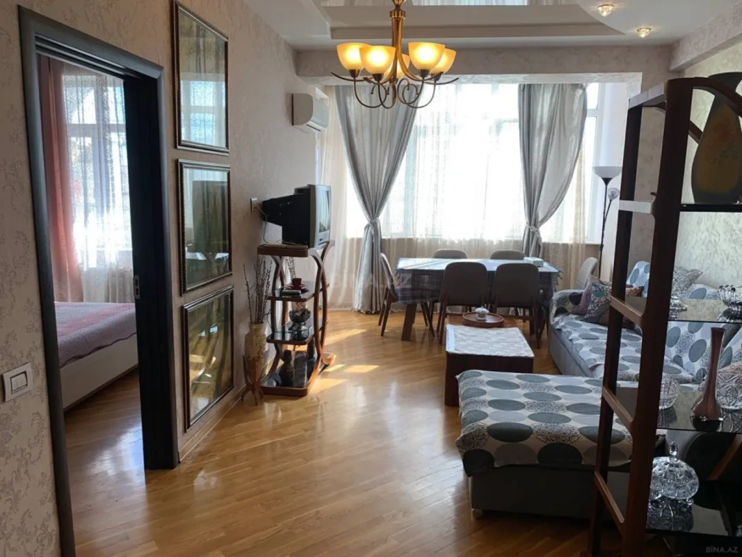 Kirayə verilir 2 otaqlı mənzil 60 m²