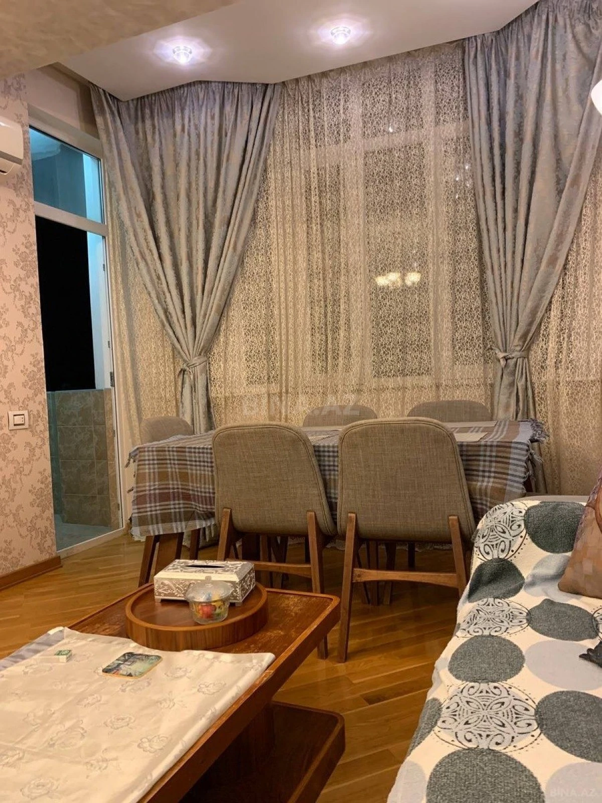 Kirayə verilir 2 otaqlı mənzil 60 m²