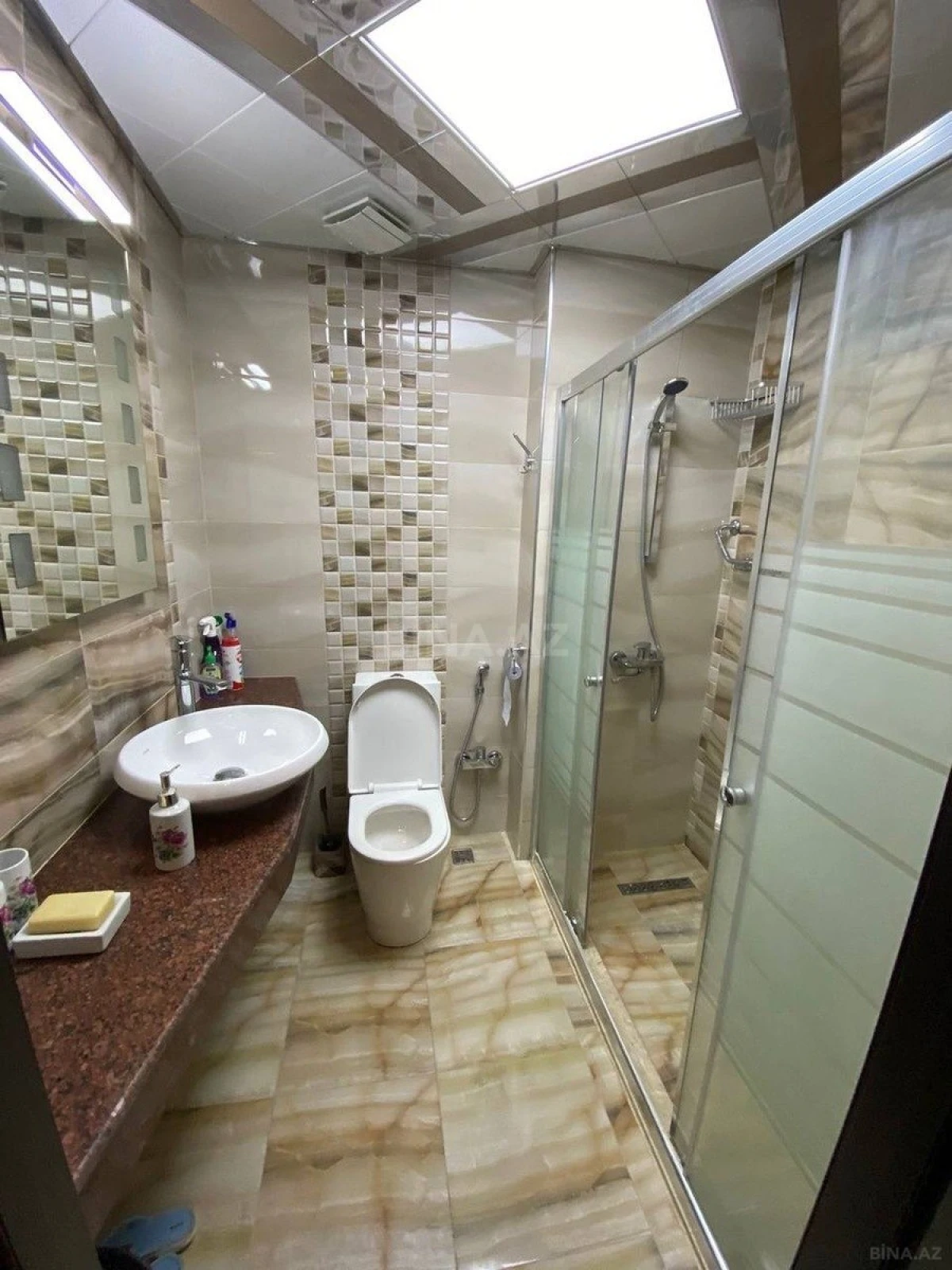 Kirayə verilir 2 otaqlı mənzil 60 m²