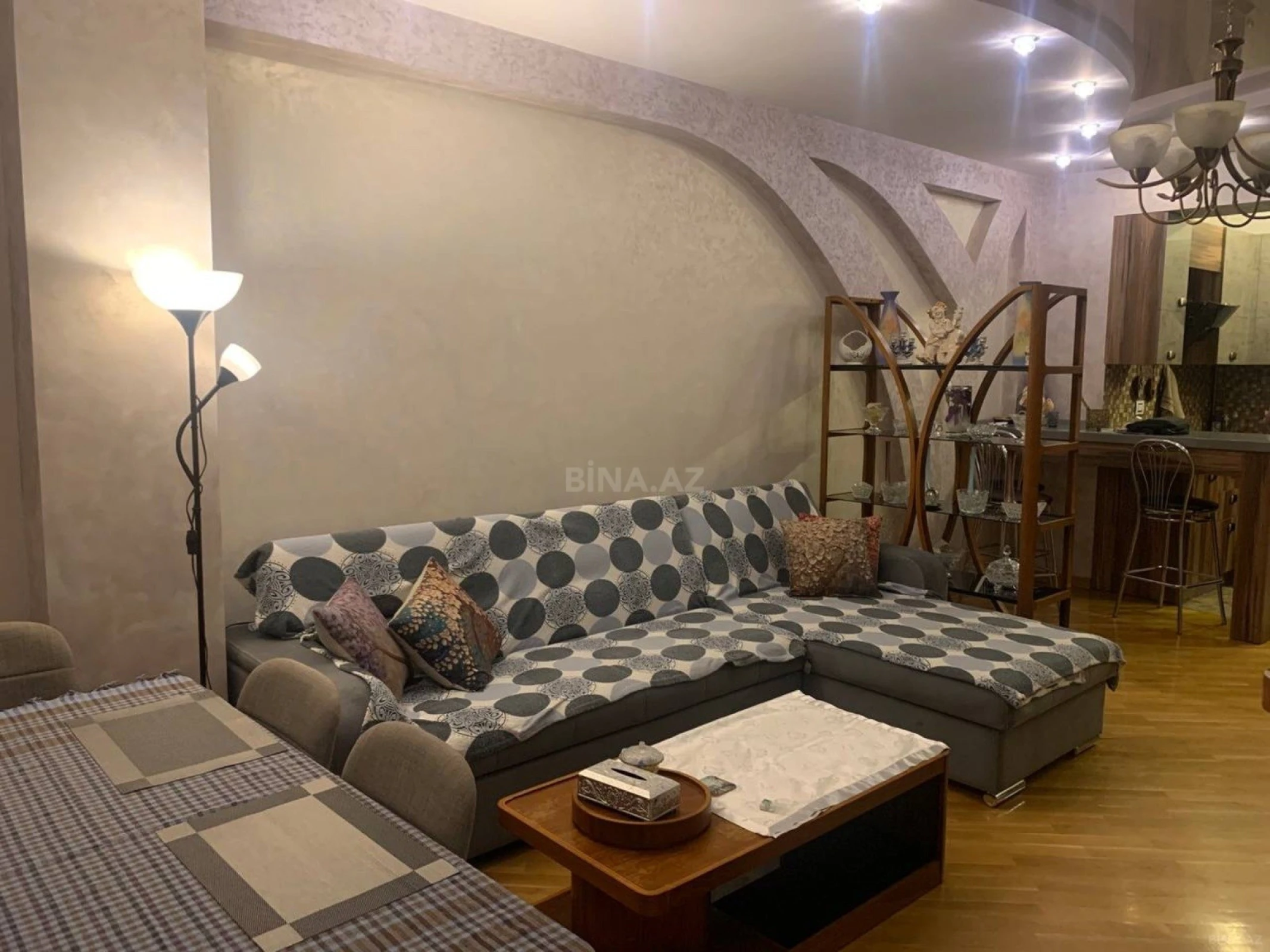 Kirayə verilir 2 otaqlı mənzil 60 m²