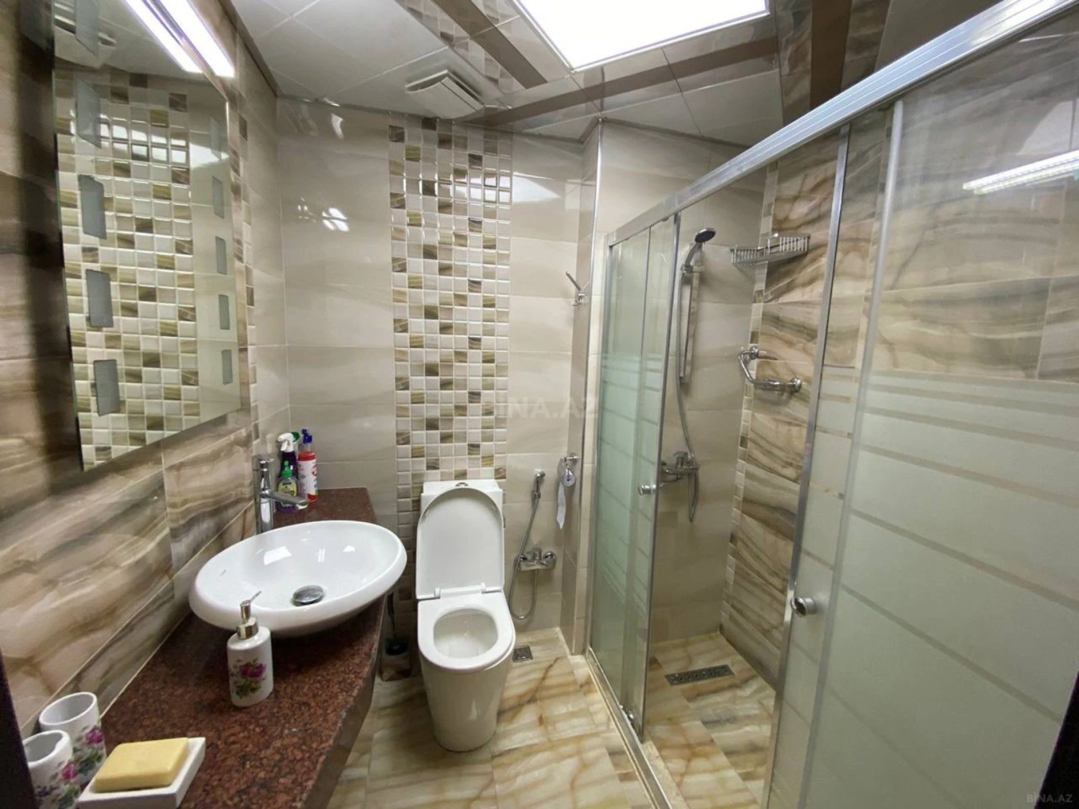 Kirayə verilir 2 otaqlı mənzil 60 m²