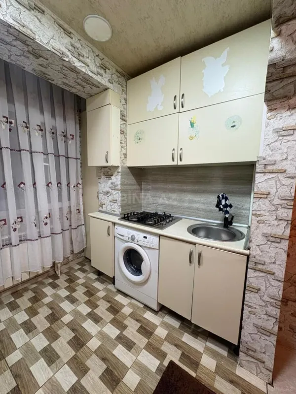 Kirayə verilir 2 otaqlı mənzil 65 m²