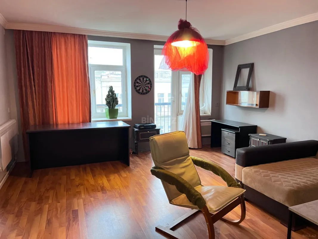 Kirayə verilir 2 otaqlı mənzil 65 m²