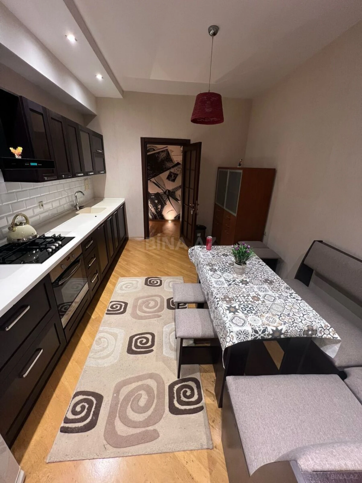Kirayə verilir 2 otaqlı mənzil 111 m²