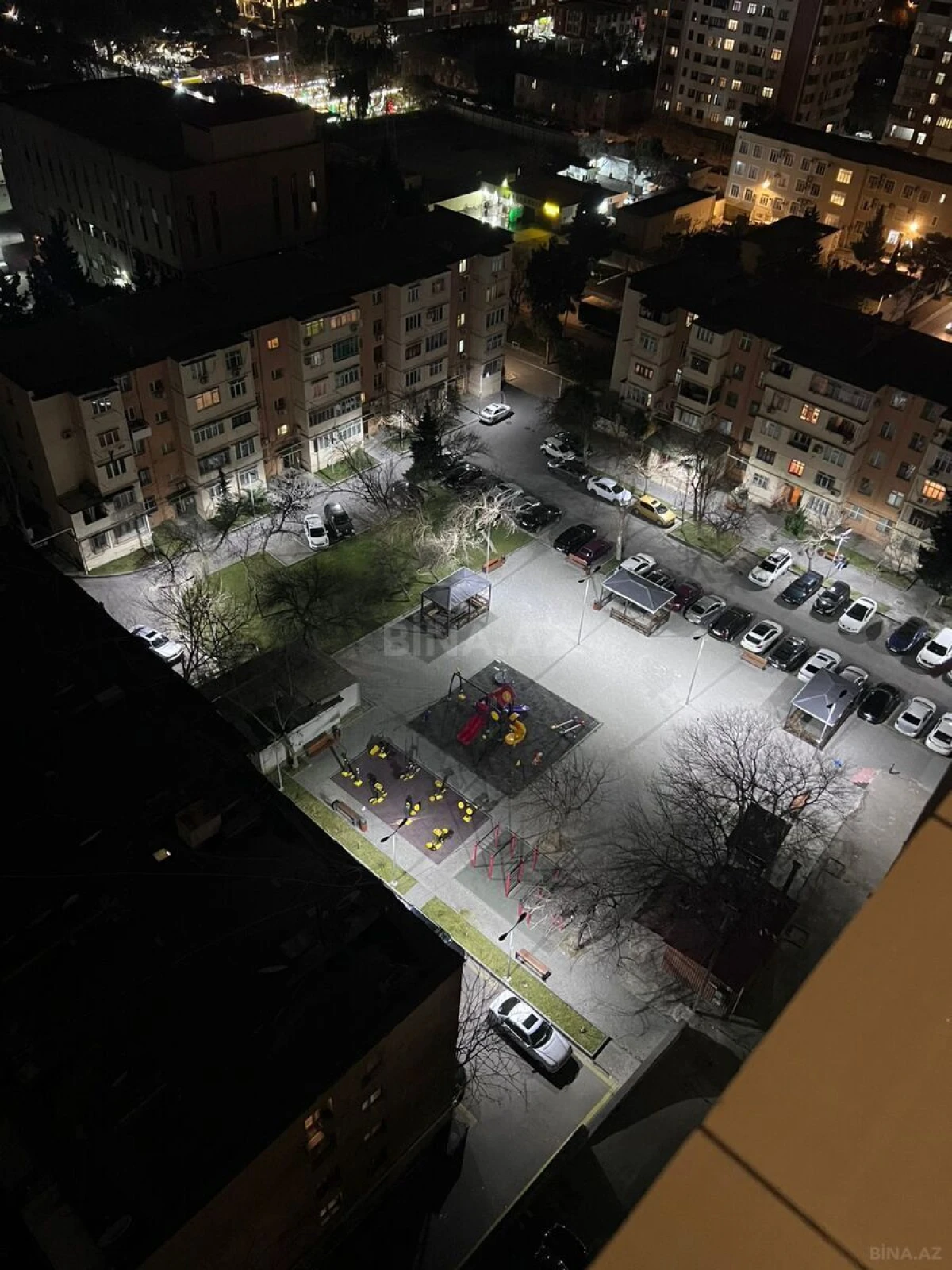 Kirayə verilir 2 otaqlı mənzil 111 m²