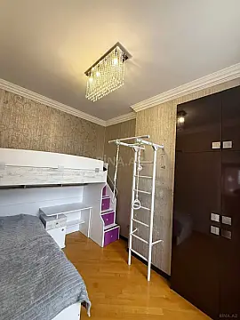 Kirayə verilir 4 otaqlı mənzil 153 m²