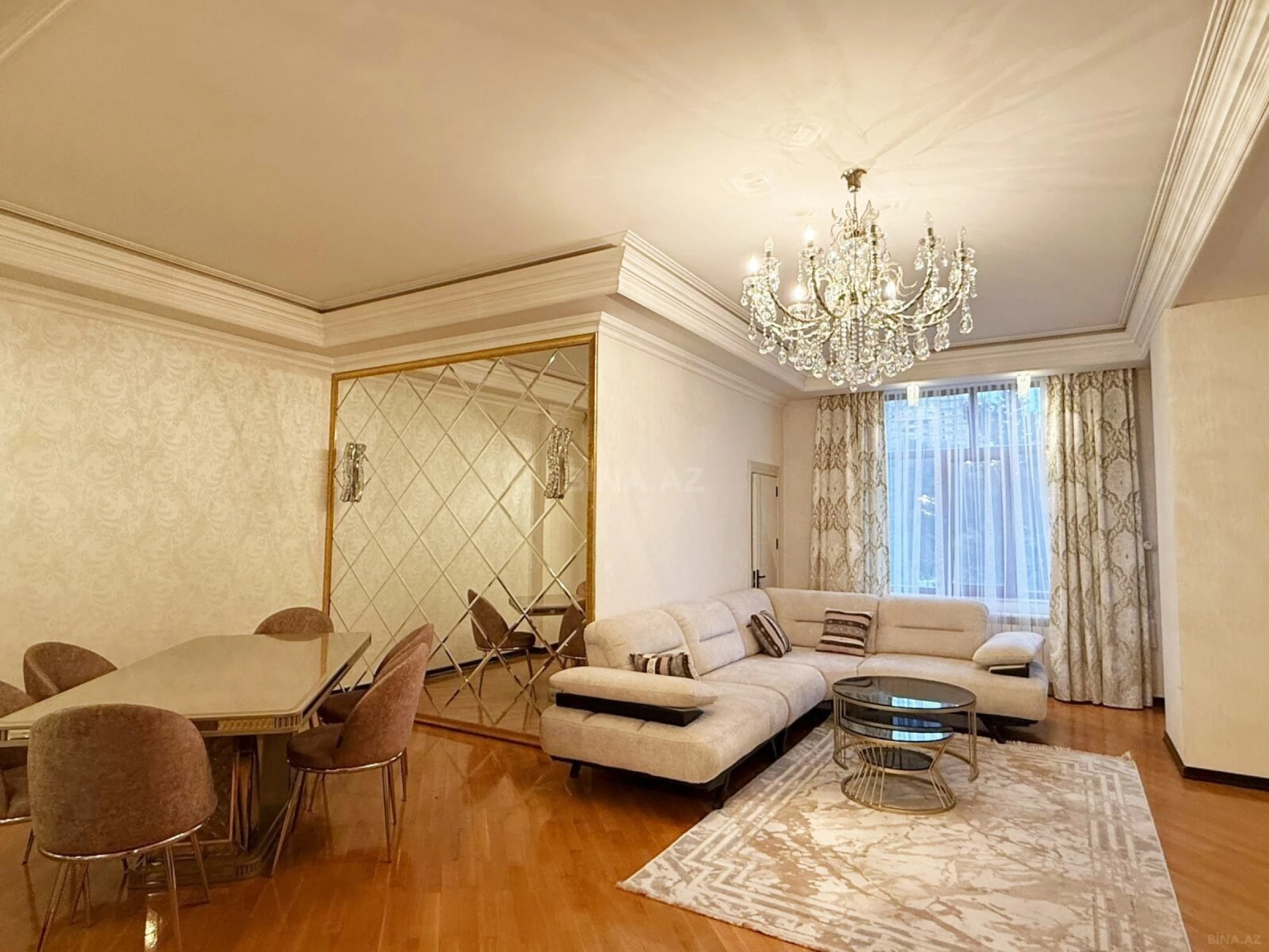 Kirayə verilir 4 otaqlı mənzil 153 m²