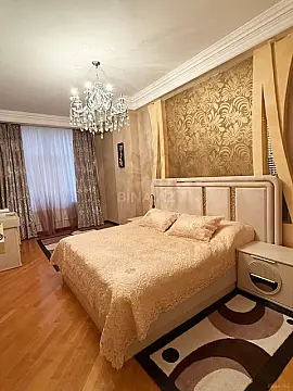 Kirayə verilir 4 otaqlı mənzil 153 m²