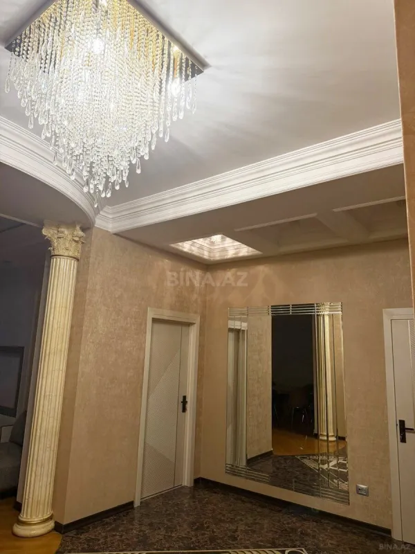 Kirayə verilir 4 otaqlı mənzil 153 m²