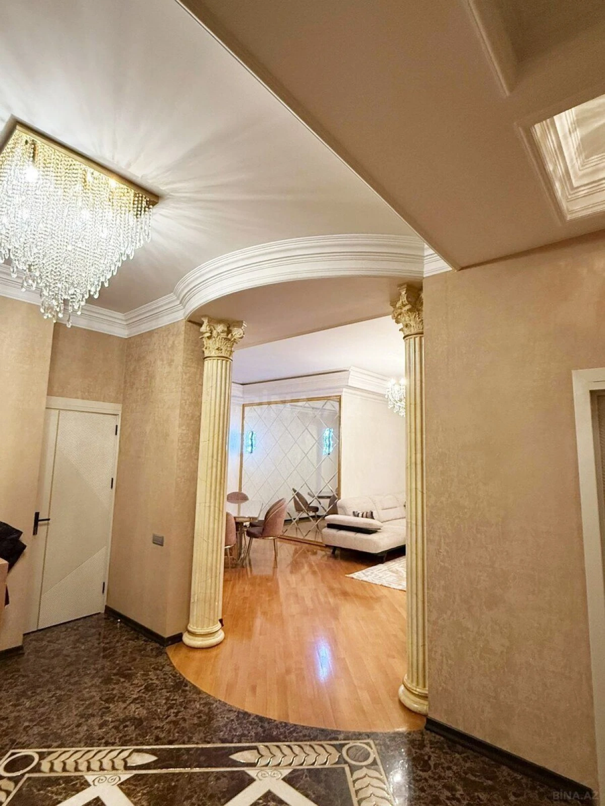 Kirayə verilir 4 otaqlı mənzil 153 m²