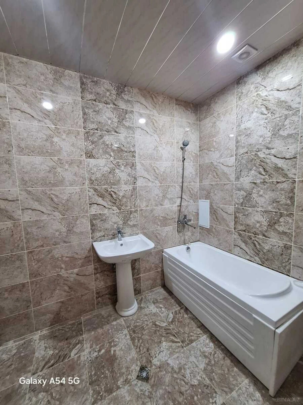 Satılır 2 otaqlı mənzil 80 m²