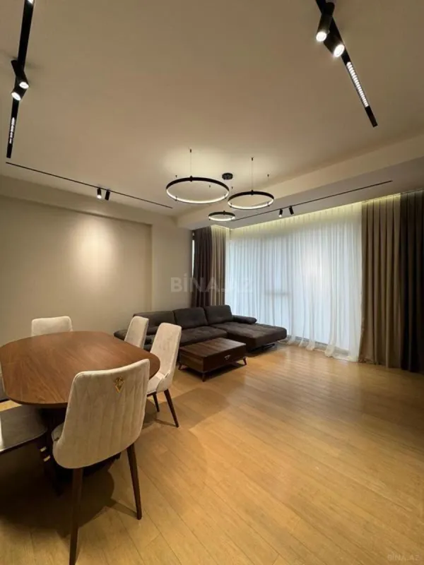 Satılır 2 otaqlı mənzil 77 m²