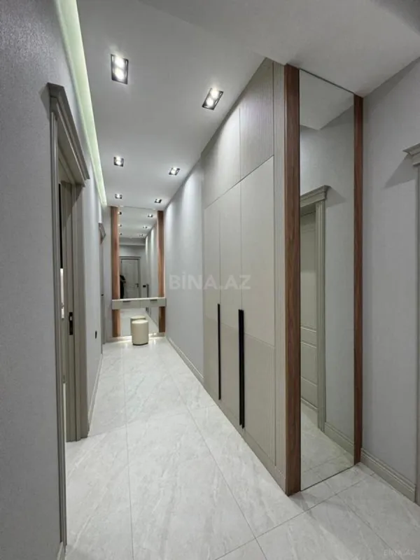 Satılır 2 otaqlı mənzil 77 m²