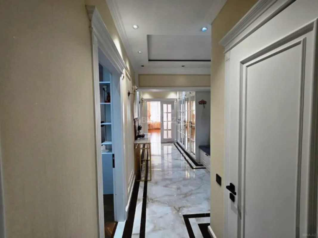 Satılır 3 otaqlı mənzil 128 m²