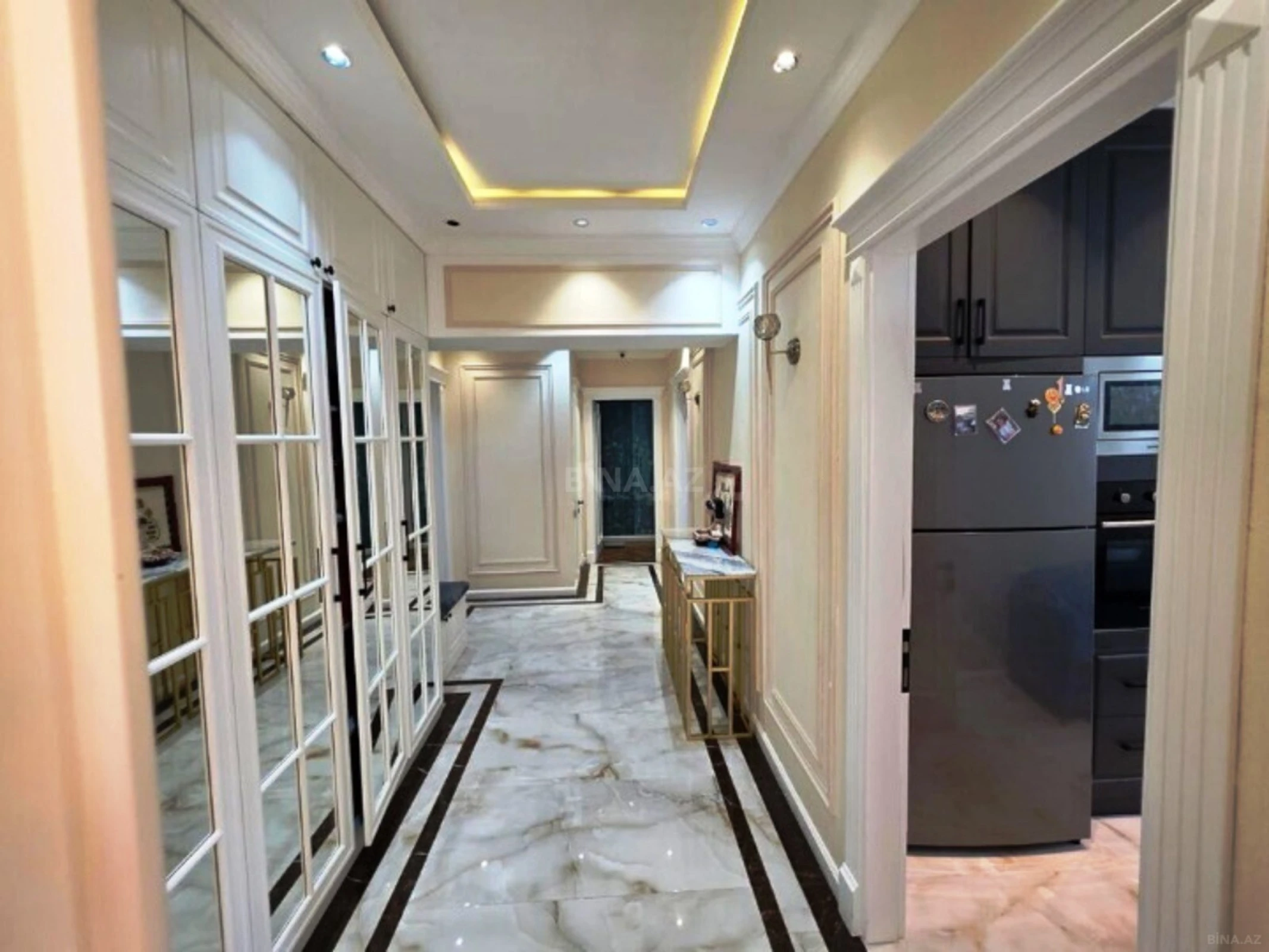 Satılır 3 otaqlı mənzil 128 m²