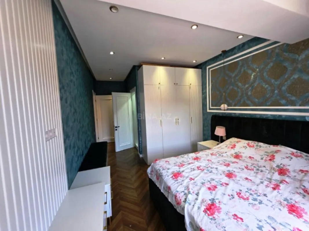 Satılır 3 otaqlı mənzil 128 m²