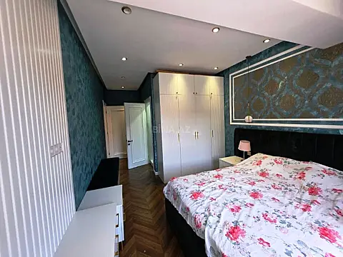 Satılır 3 otaqlı mənzil 128 m²