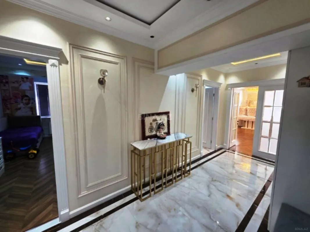 Satılır 3 otaqlı mənzil 128 m²