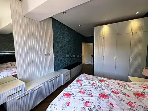 Satılır 3 otaqlı mənzil 128 m²