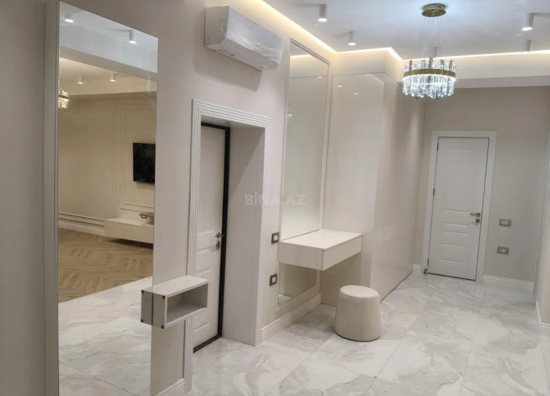 Kirayə verilir 3 otaqlı mənzil 115 m²