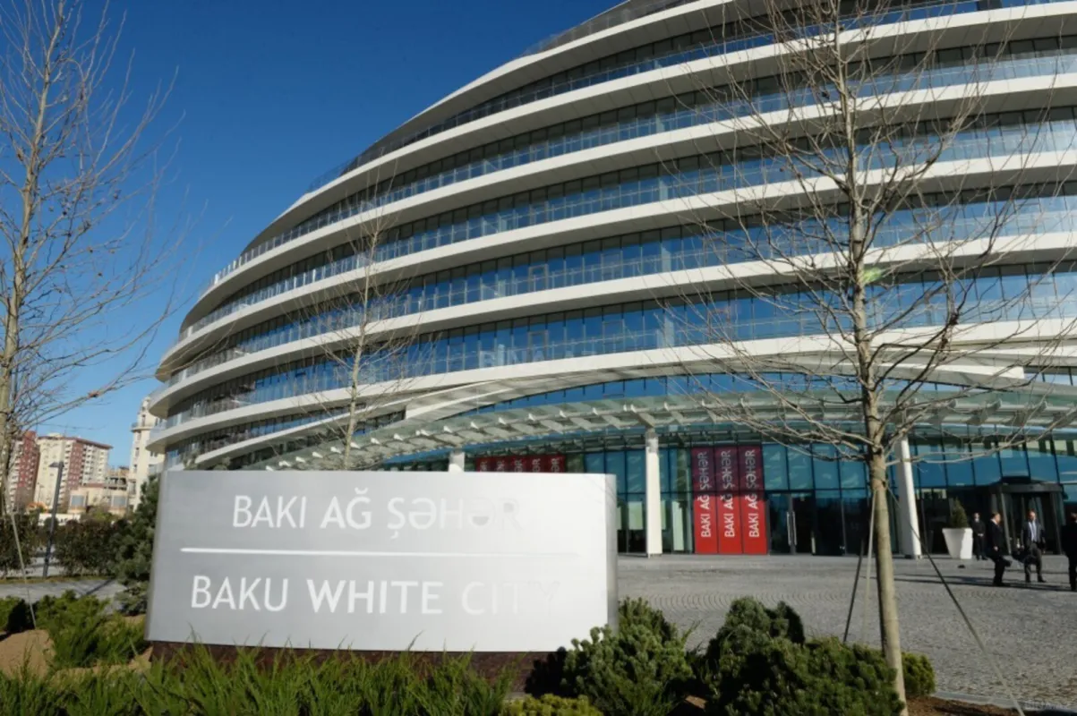 Kirayə verilir 3 otaqlı mənzil 115 m²