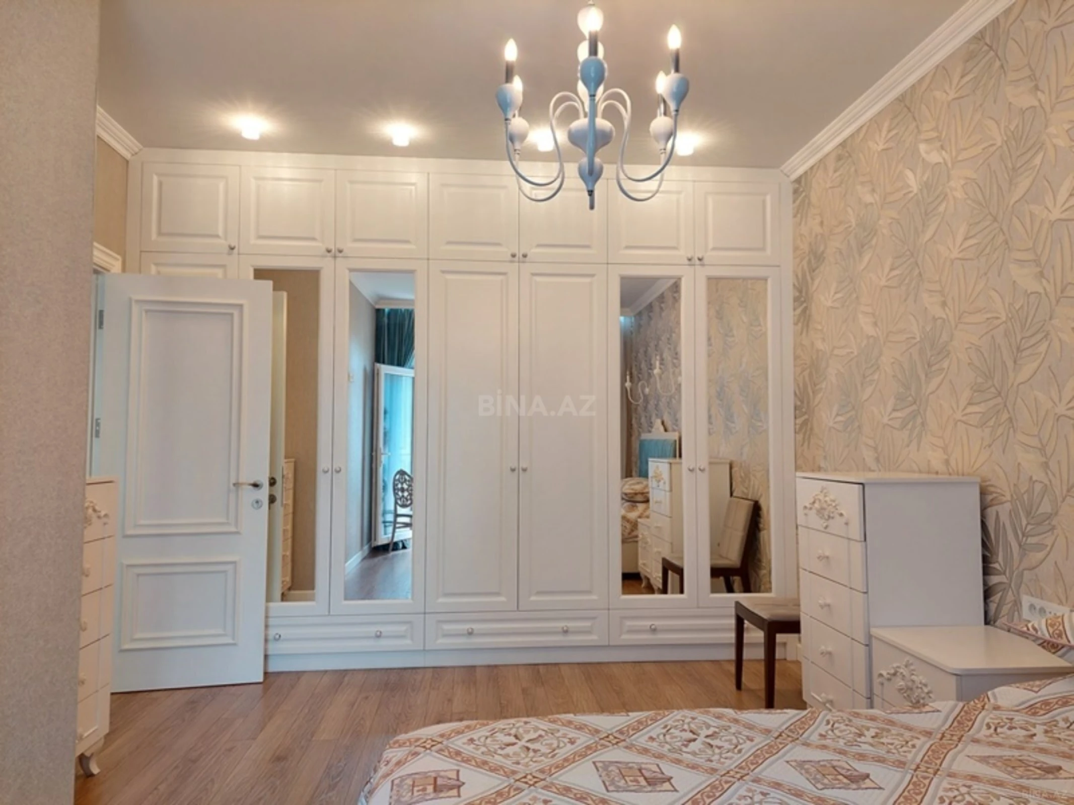 Kirayə verilir 3 otaqlı mənzil 100 m²