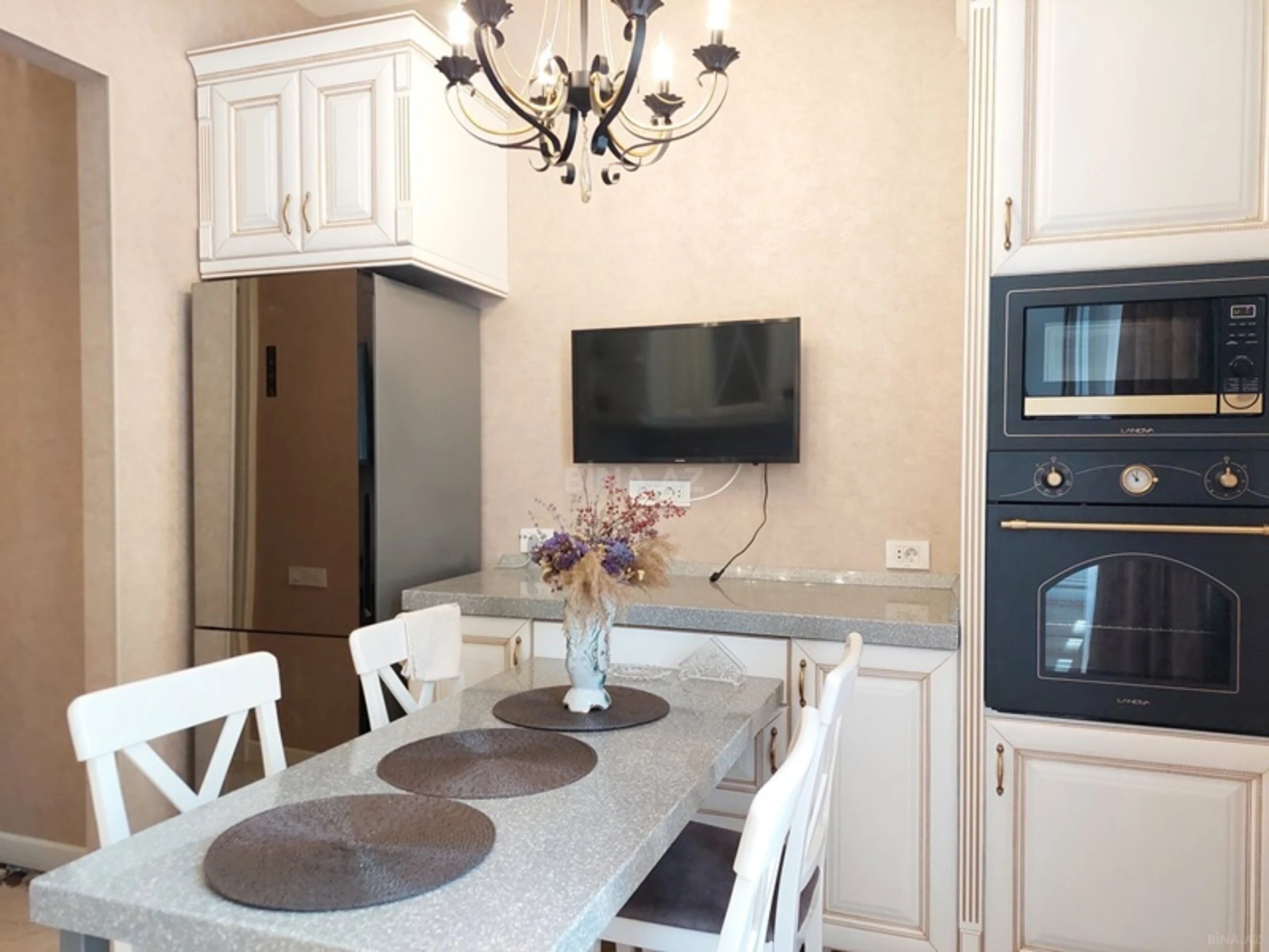 Kirayə verilir 3 otaqlı mənzil 100 m²