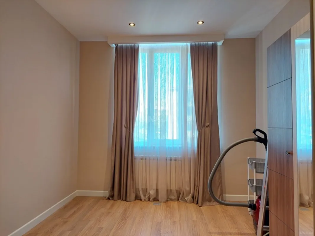 Kirayə verilir 3 otaqlı mənzil 100 m²