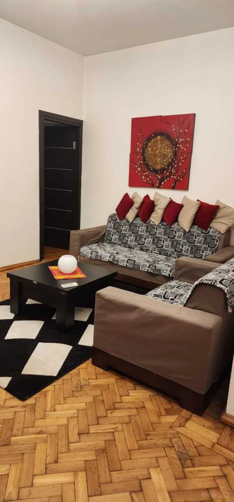 Satılır 4 otaqlı mənzil 105 m²