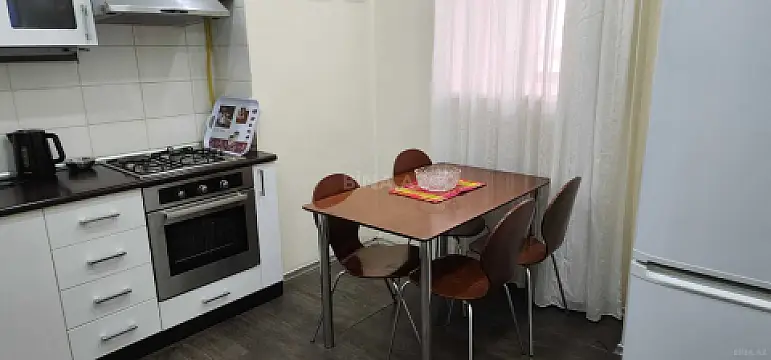 Satılır 4 otaqlı mənzil 105 m²