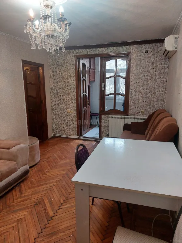 Kirayə verilir 2 otaqlı mənzil 70 m²