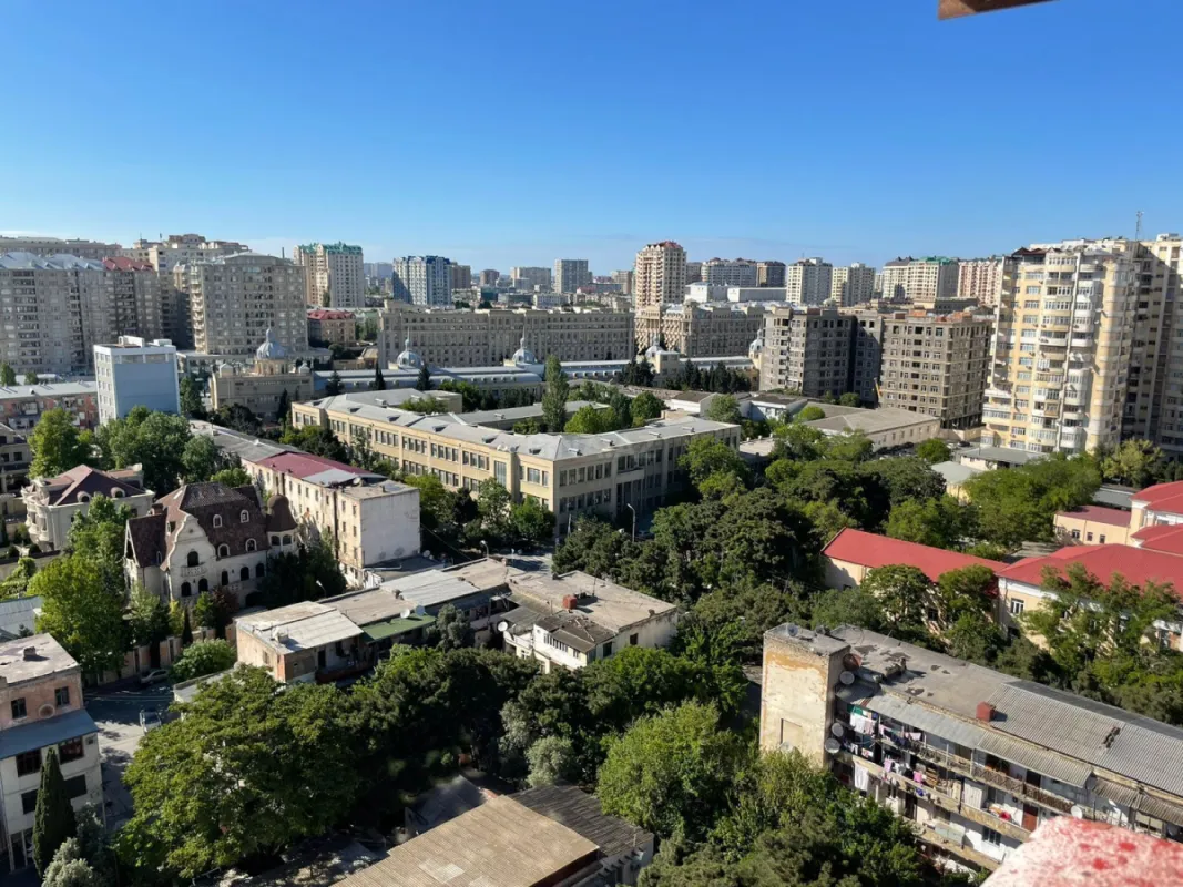 Kirayə verilir 3 otaqlı mənzil 137 m²