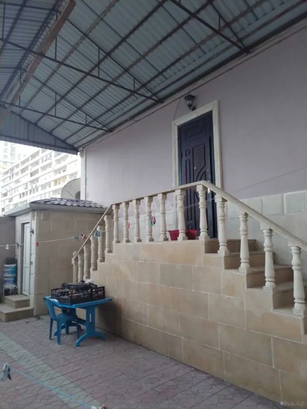 Satılır 5 otaqlı həyət evi 200 m²
