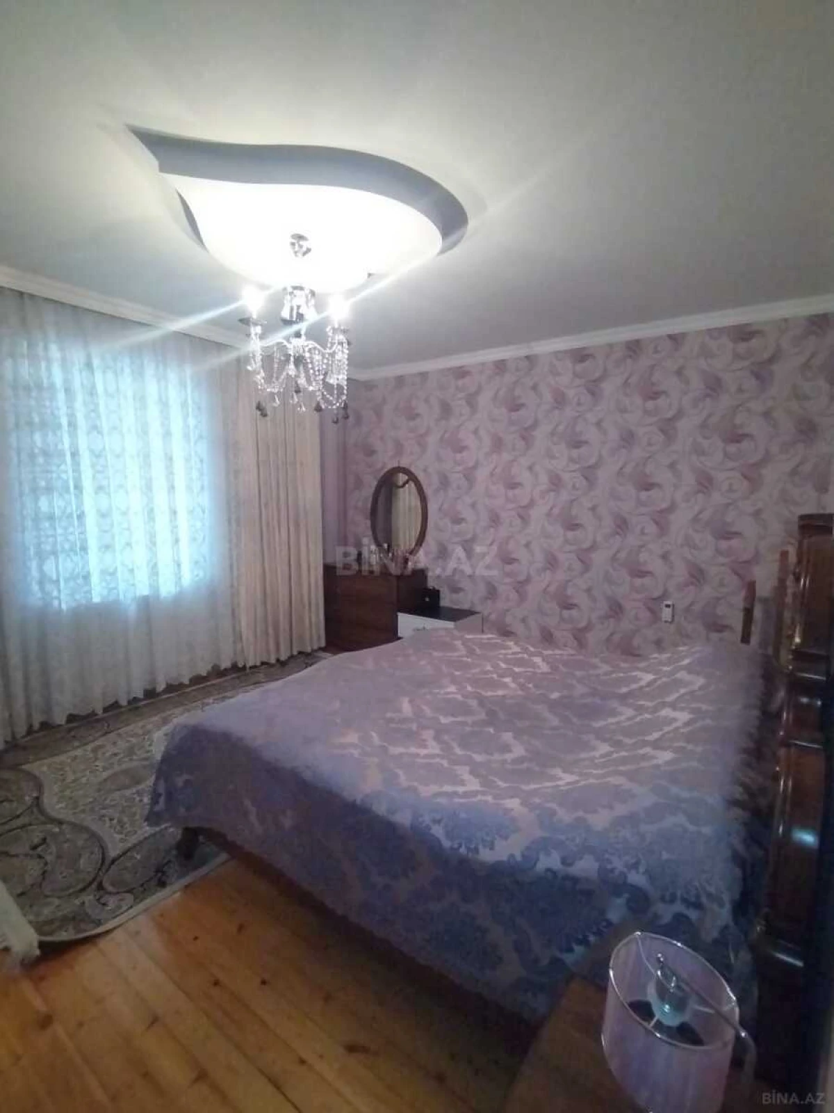 Satılır 5 otaqlı həyət evi 200 m²