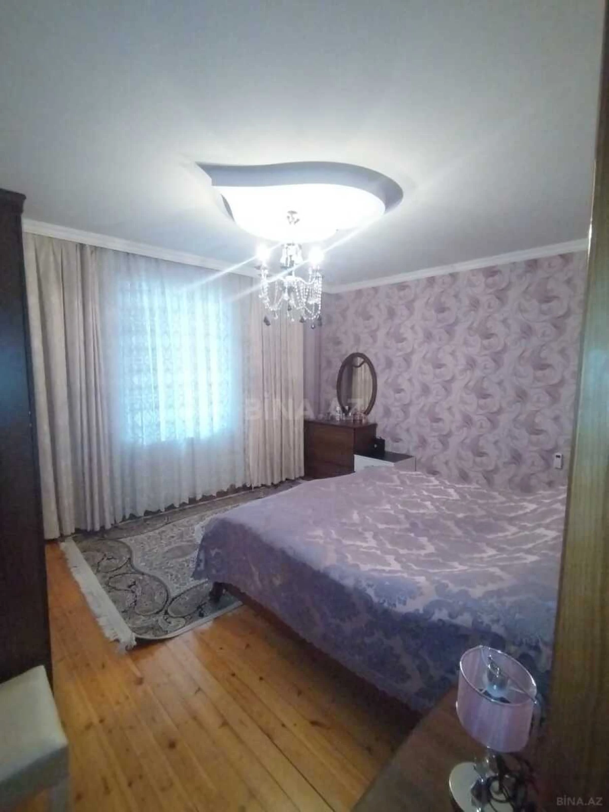 Satılır 5 otaqlı həyət evi 200 m²