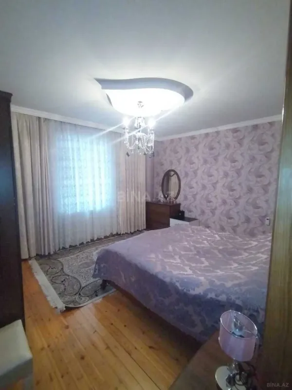 Satılır 5 otaqlı həyət evi 200 m²