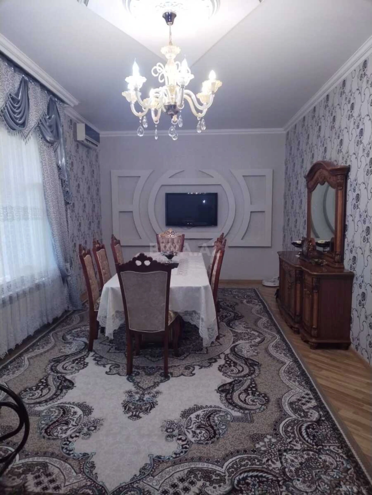 Satılır 5 otaqlı həyət evi 200 m²
