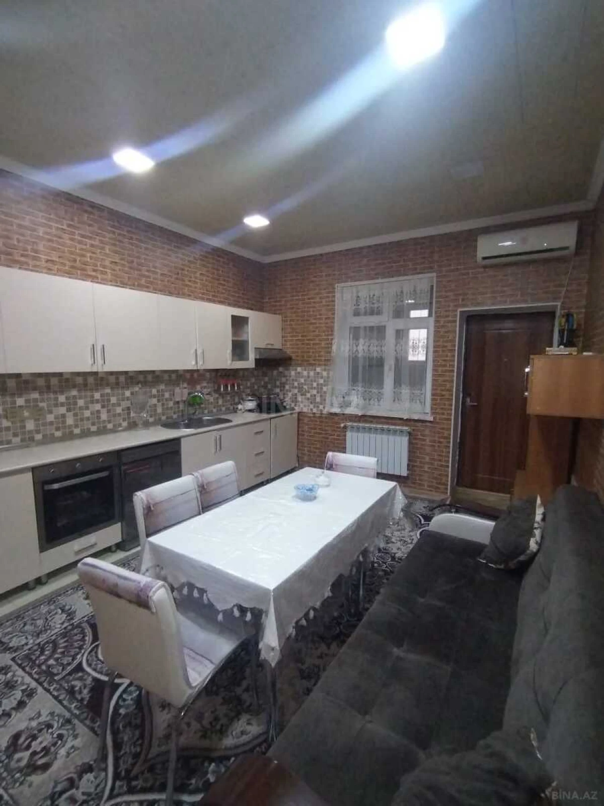 Satılır 5 otaqlı həyət evi 200 m²
