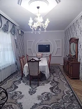 Satılır 5 otaqlı həyət evi 200 m²